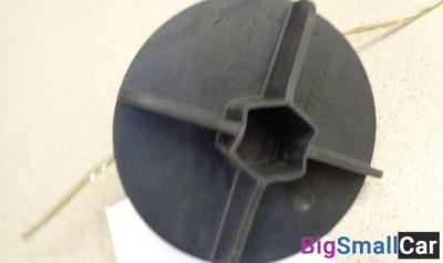 Болт крепления запасного колеса от Renault Megane 2 2002-2008