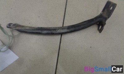 Кронштейн передней балки правый от Renault Megane 1 1996-2002