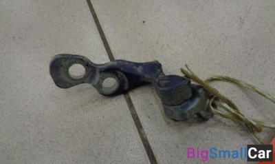 Петля двери передней правой нижняя от Ford Focus 2 2008-2011